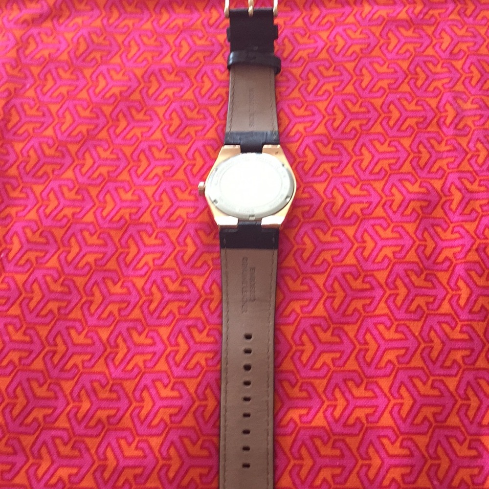 Michael Kors Watch! - Picture 4 of 8